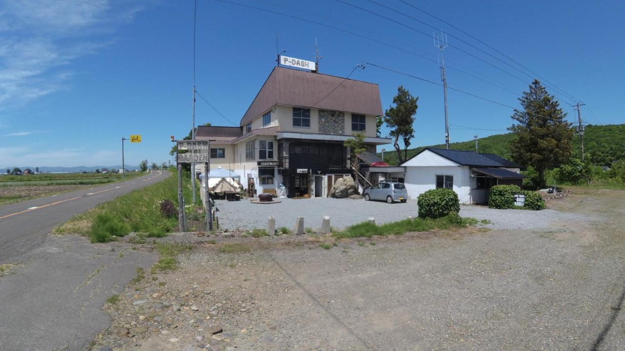 P-Dash Garden Backpackers Higashikawa Exterior photo