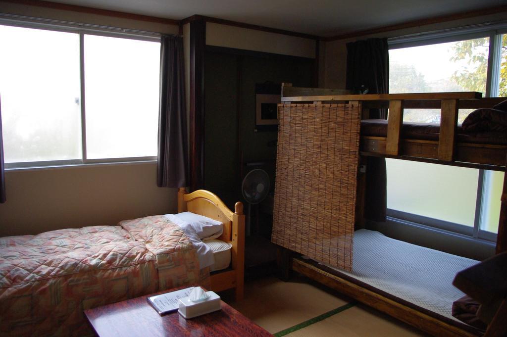 P-Dash Garden Backpackers Higashikawa Room photo